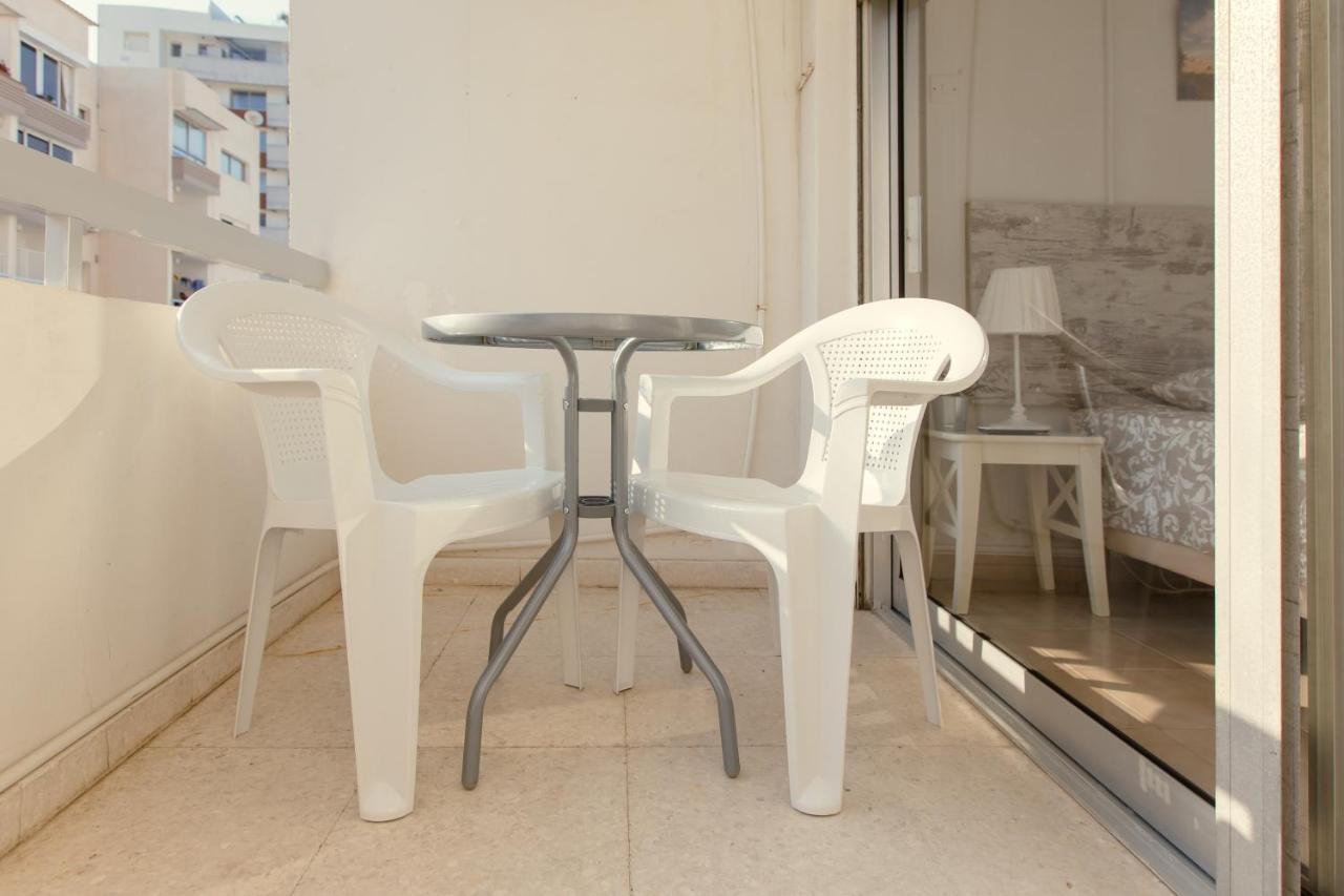 Furnished Seafront Studio Ларнака Екстериор снимка