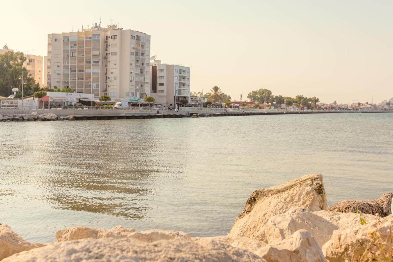 Furnished Seafront Studio Ларнака Екстериор снимка